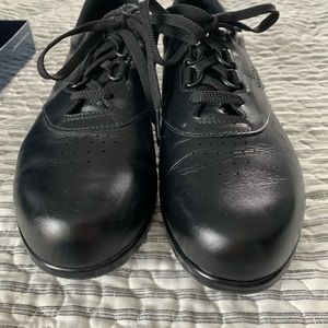 New black SAS FreeTime lace up walking shoes